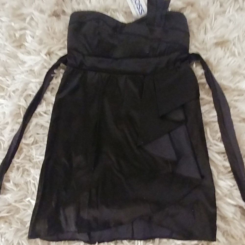 NWT Strapless lbd